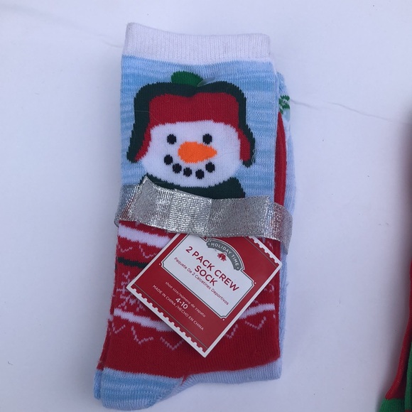BUNDLE of Christmas crew socks-7 PAIRS!! - Picture 3 of 11